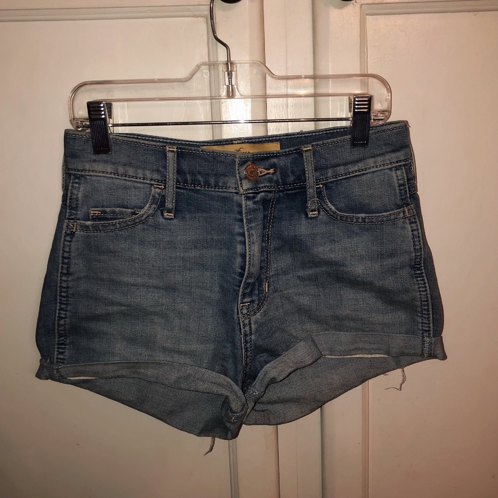 Hollister high rise shorts barely worn!!
